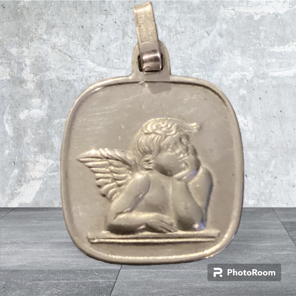 925 Sterling Silver Cherub Charm.

Pretty present for ❤️💖 Valentines Day.